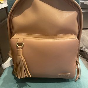 SkipHop Diaper Bag NWOT & BEAUTIFUL
Greenwich Simply Chic Backpack